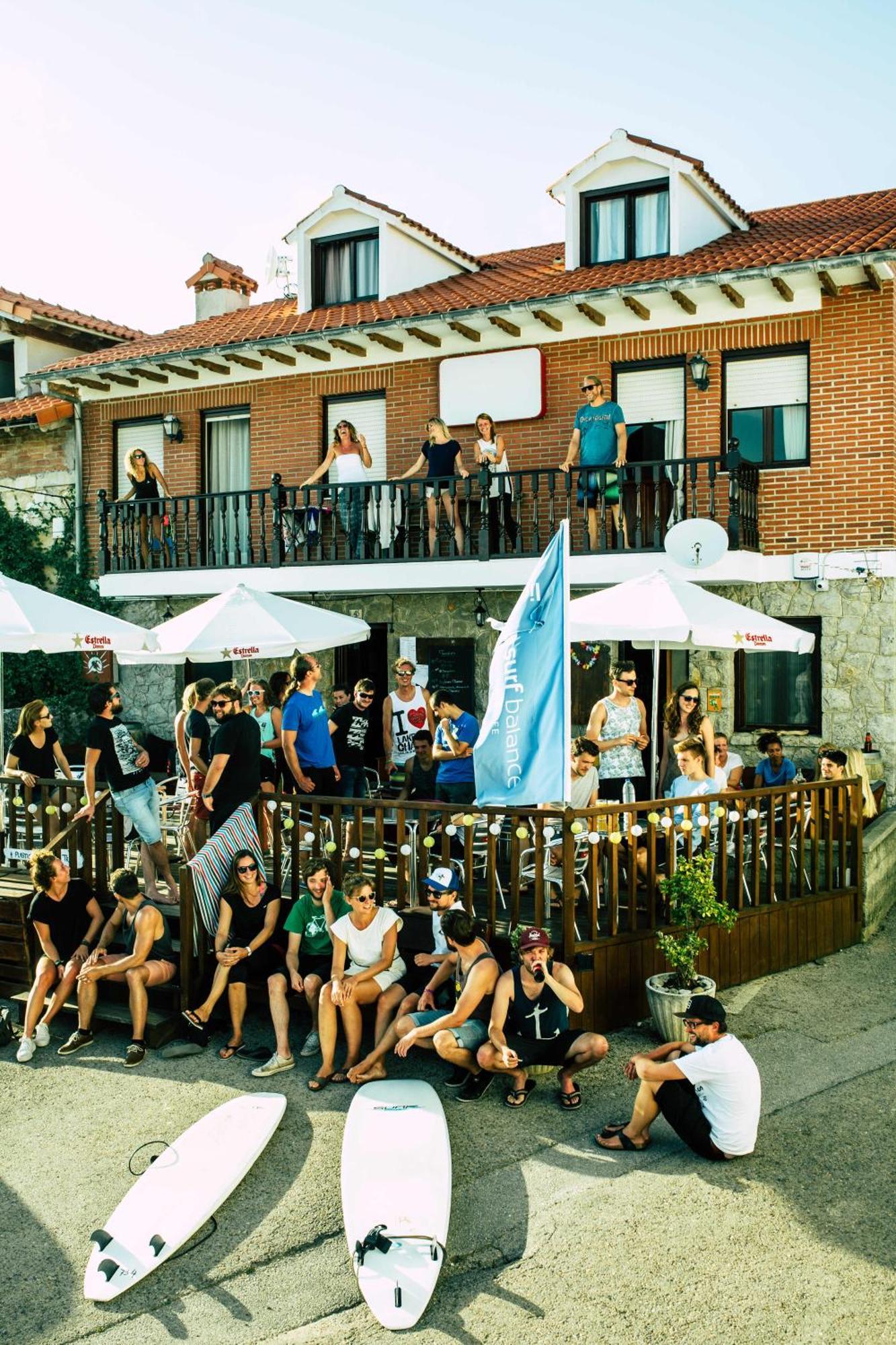 Хостел Liquid Surfhouse Лангре Экстерьер фото